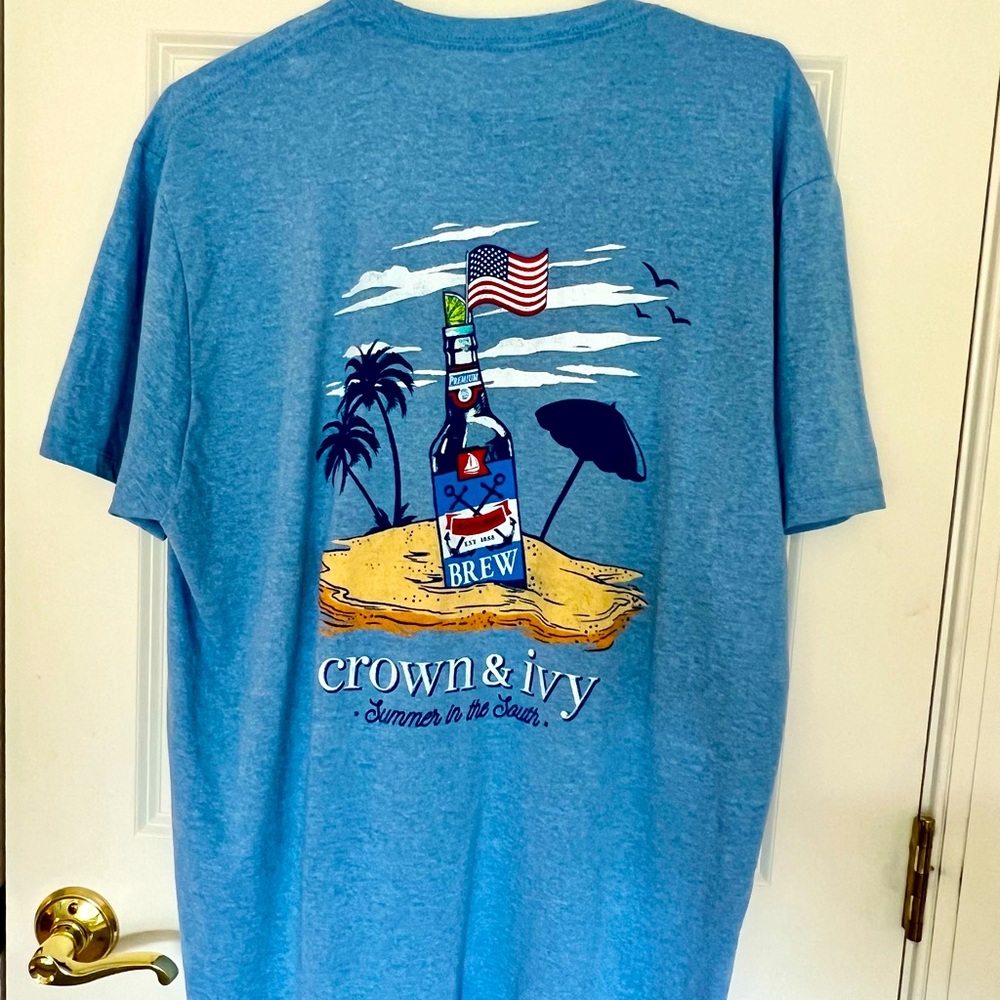 Men's crown and Ivy blue T-shirt